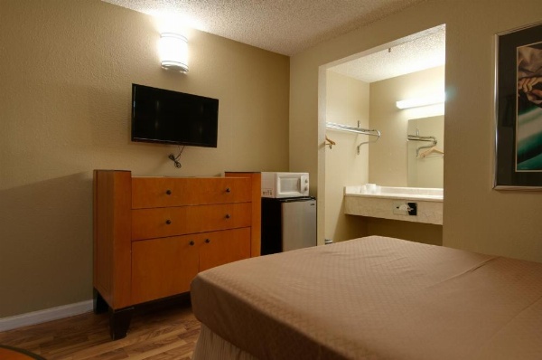 Vagabond Inn Bakersfield South image 22