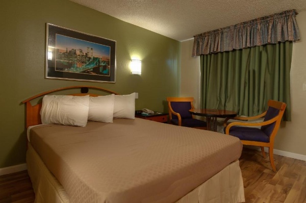 Vagabond Inn Bakersfield South image 23