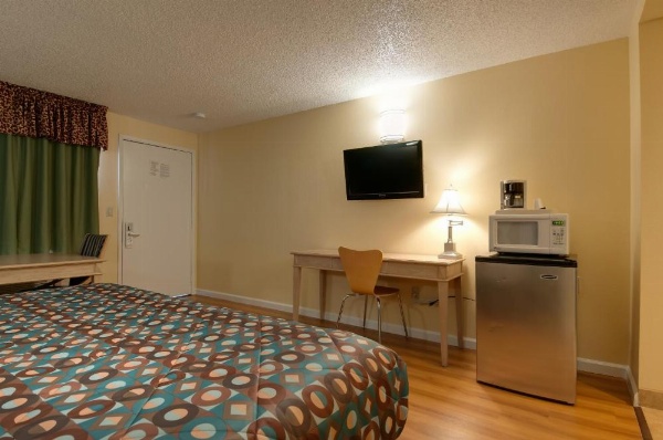 Vagabond Inn Bakersfield South image 32