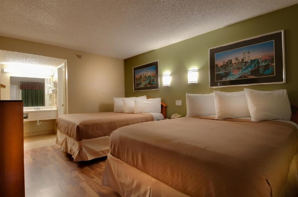Vagabond Inn Bakersfield South image 38