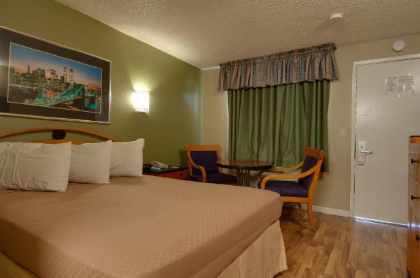 Vagabond Inn Bakersfield South image 8